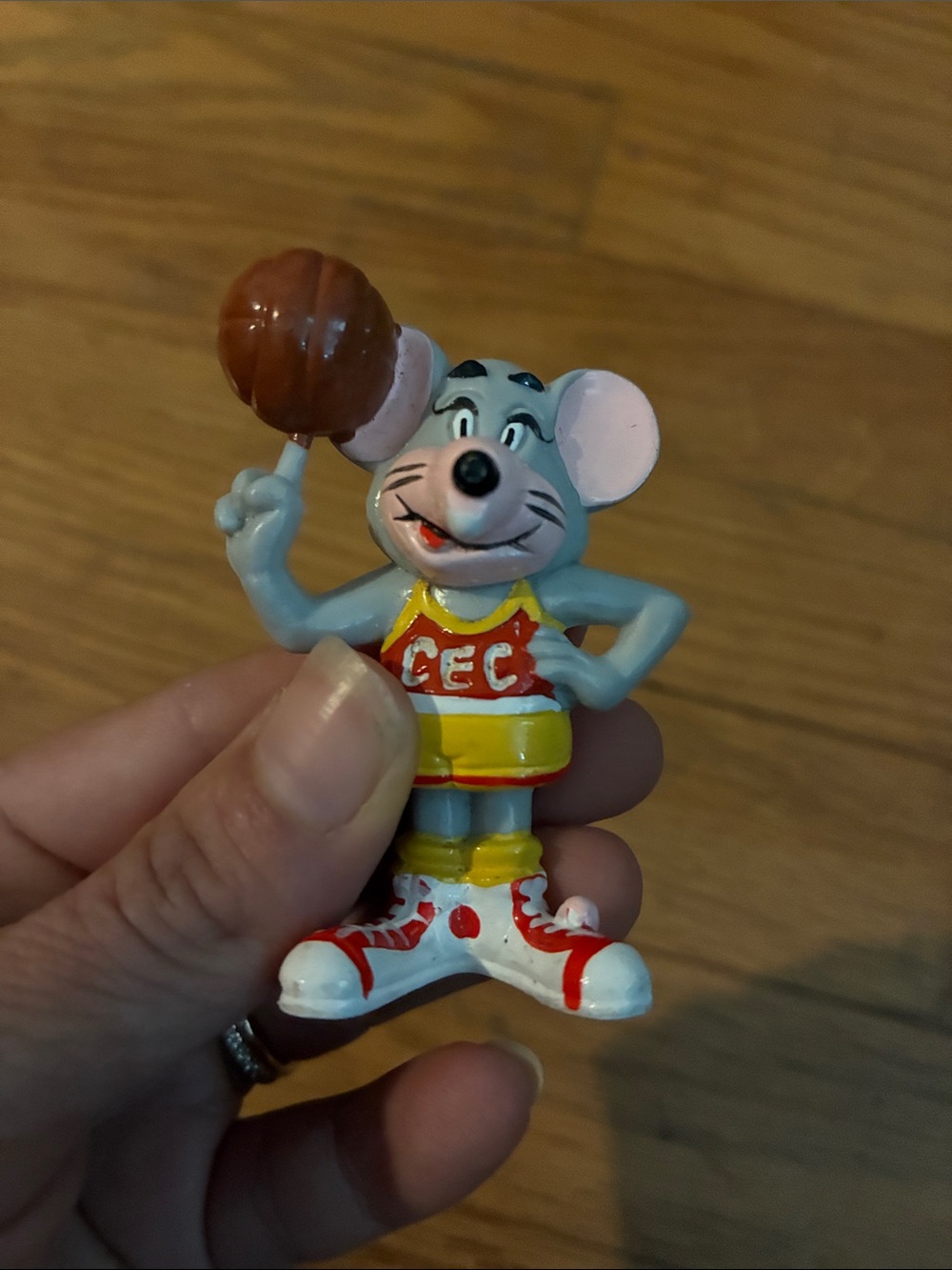 Vintage 1980s Chuck E Cheese Basketball Figure in Gray, Red & Yellow